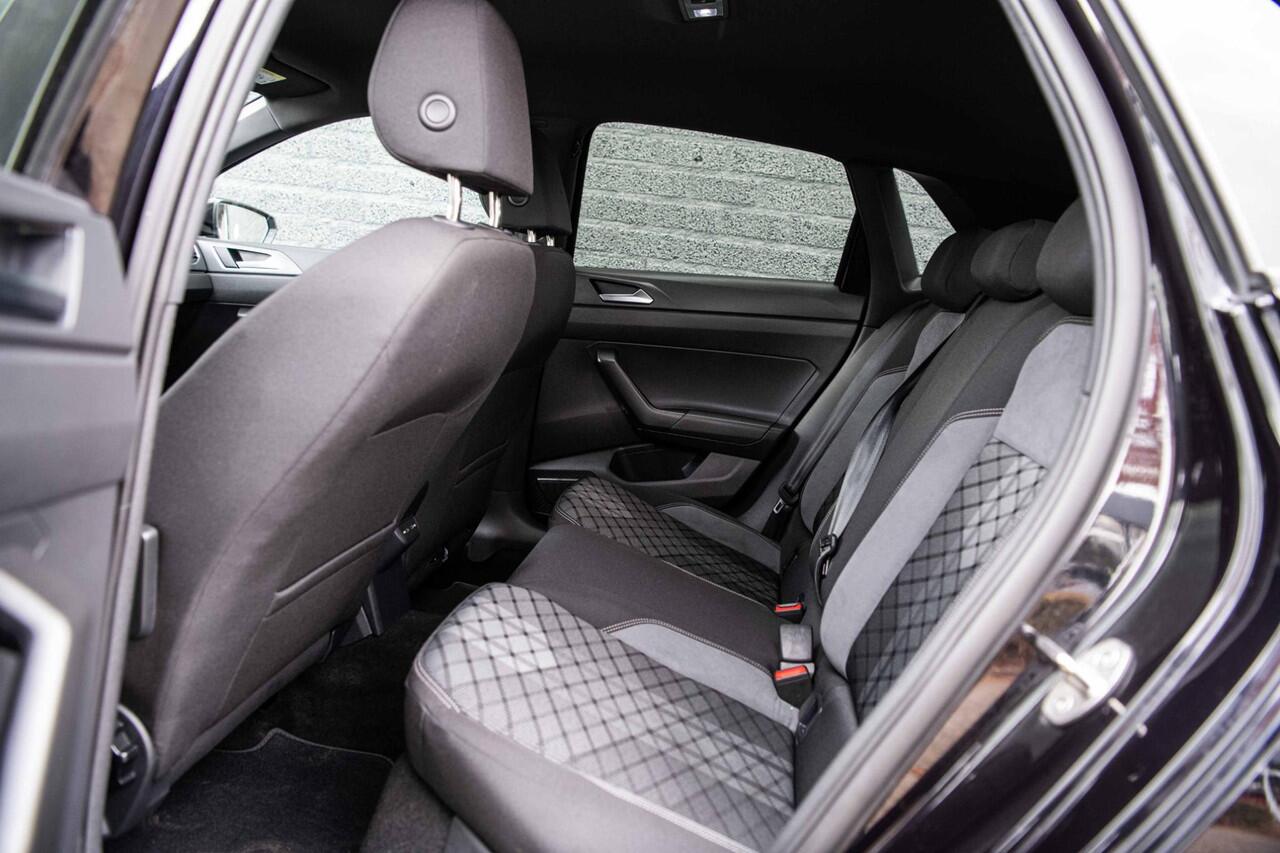 Volkswagen POLO 1.0 TSi 95 pk R-Line | 2x R-Line | 17" Bergamo | LED