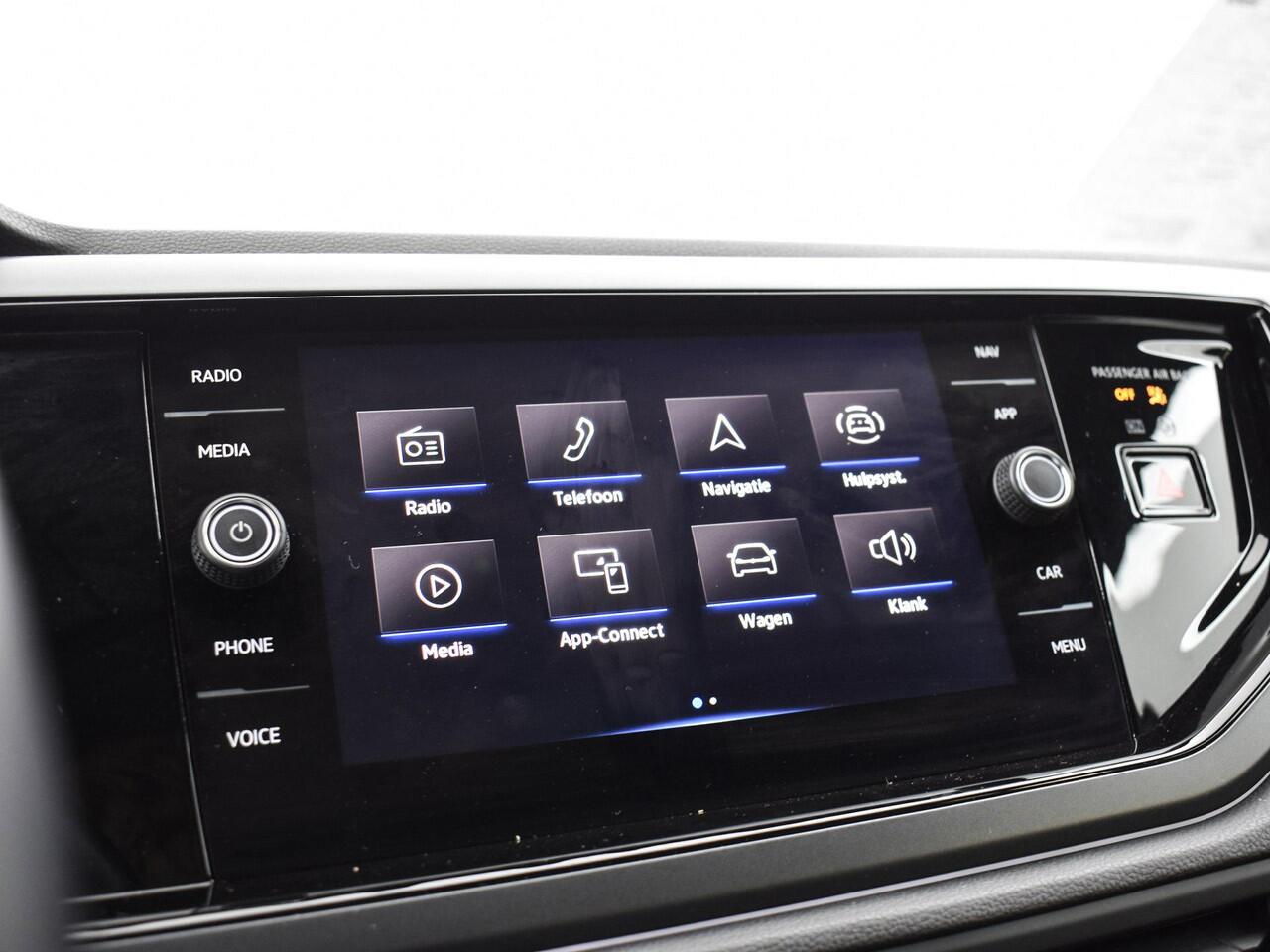 Volkswagen POLO 1.0 TSI 95pk DSG R-Line · Apple/Android Car Play · Navigatie · P-Sensoren · ACC · Climatronic · 16'' Inch · Garantie t/m 10-01-2027 of 100.000km