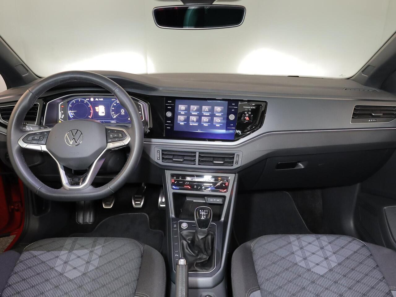 Volkswagen POLO 1.0 TSI R-Line Pano-dak| Navi| 17'LM-velgen| digital display