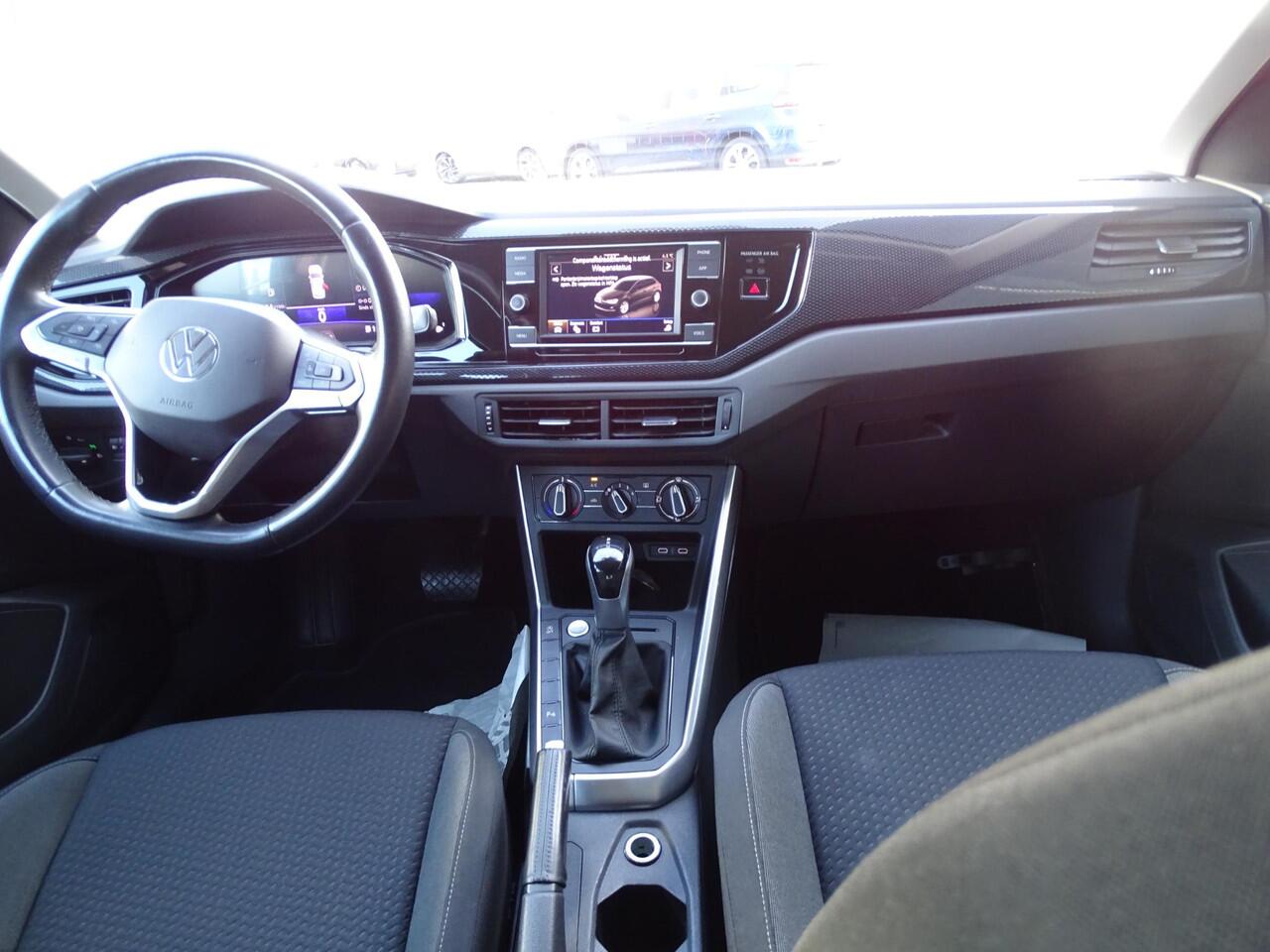 Volkswagen POLO 1.0 TSI Life Business AUTOMAAT | VOLLEDIG DIGITAAL INSTRUMENTENPANEEL | PARKEERSENSOREN | APPLE/ANDROID CARPLAY | ADAPTIEVE CRUISE CONTROL | STOELVERWARMING | KEYLESS GO