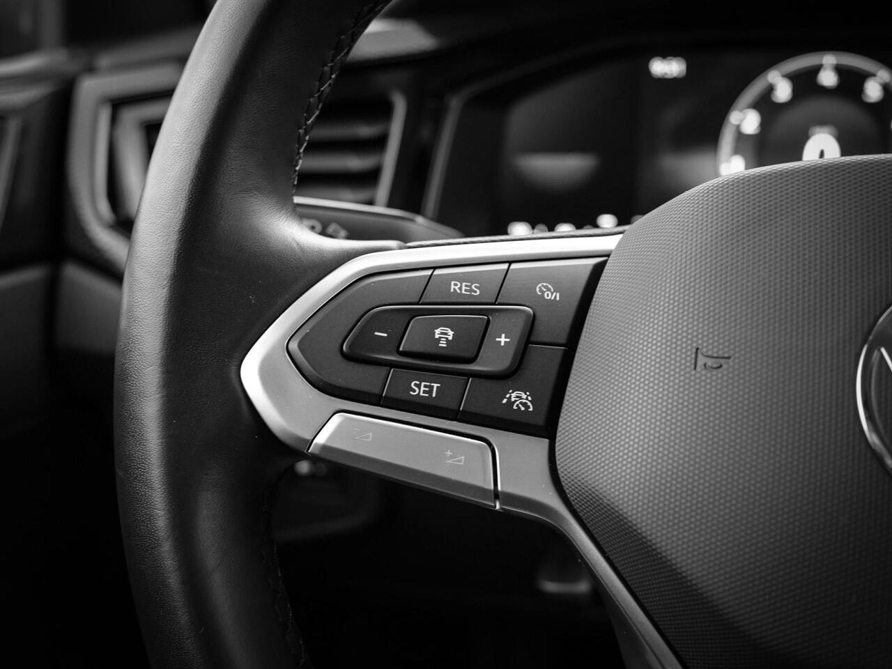 Volkswagen POLO 1.0 TSI 95pk Life · Apple/Android Car Play · Navigatie · P-Sensoren · DAB · Airco · 15'' Inch · Garantie t/m 26-10-2027 of 100.000km