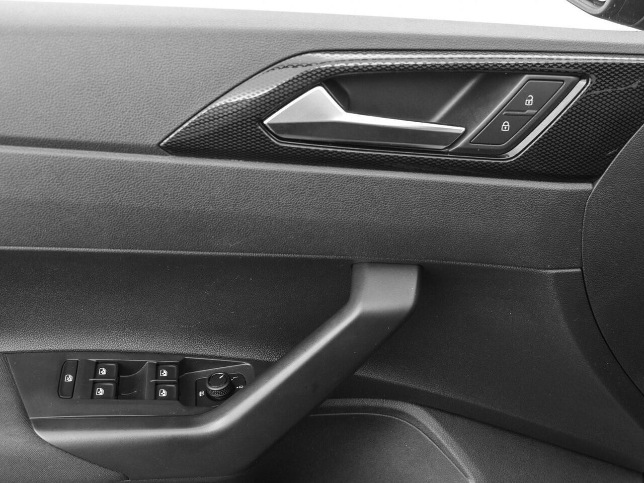 Volkswagen POLO 1.0TSI/95PK Life · Apple/Android Car Play · Parkeersensoren · Airco · Garantie t/m 31-10-2027 of 100.000km