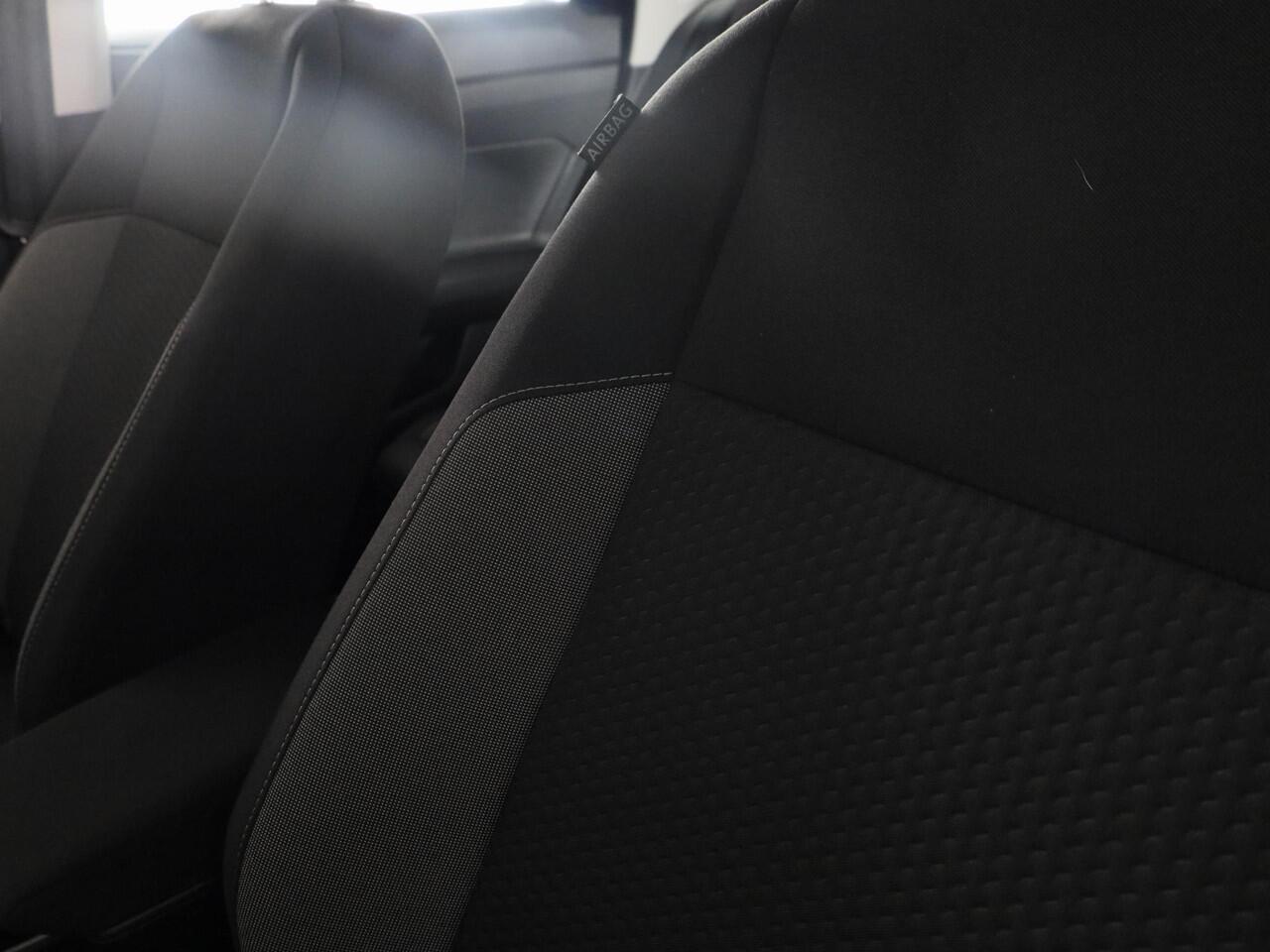 Volkswagen POLO 1.0 TSI Life Business 95 pk Automaat (DSG) | Verlengde garantie | Navigatie | Parkeersensoren | Adaptieve cruise control | Stoelverwarming |