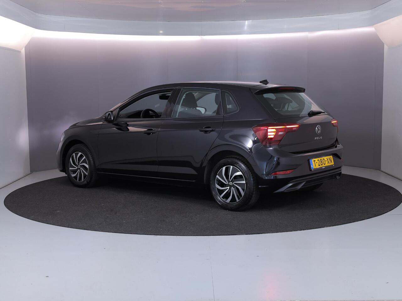 Volkswagen POLO 1.0 TSI Life 95 PK | Navigatie via app | Parkeersensoren voor en achter | LM velgen |