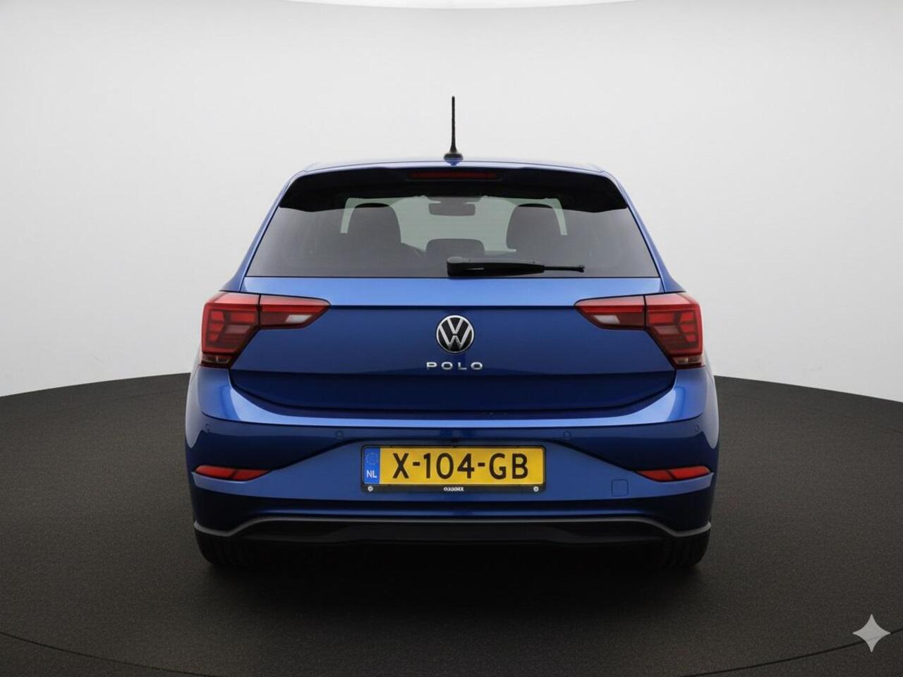 Volkswagen POLO 1.0 TSI R-Line Automaat | Clima | Parkeersensoren V+A | Apple Carplay of Android Auto | Privacy Glass | 17 Inch Lm Velgen
