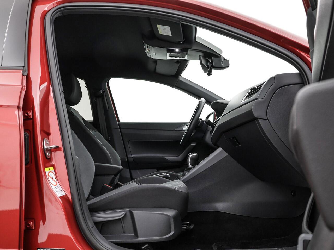 Volkswagen POLO 1.0 TSI 95pk DSG R-Line · Camera · Stoelverwarming · Keyless · Apple/Android Car Play · Trekhaak · Navigatie · 16'' Inch · Garantie t/m 09-03-2027 of 100.000km