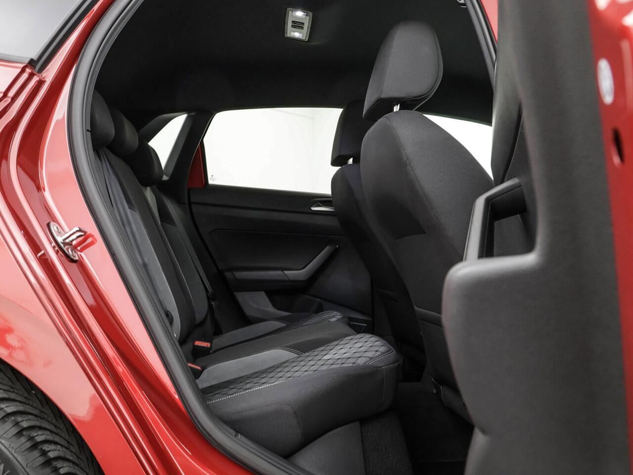 Volkswagen POLO 1.0 TSI 95pk DSG R-Line · Camera · Stoelverwarming · Keyless · Apple/Android Car Play · Trekhaak · Navigatie · 16'' Inch · Garantie t/m 09-03-2027 of 100.000km