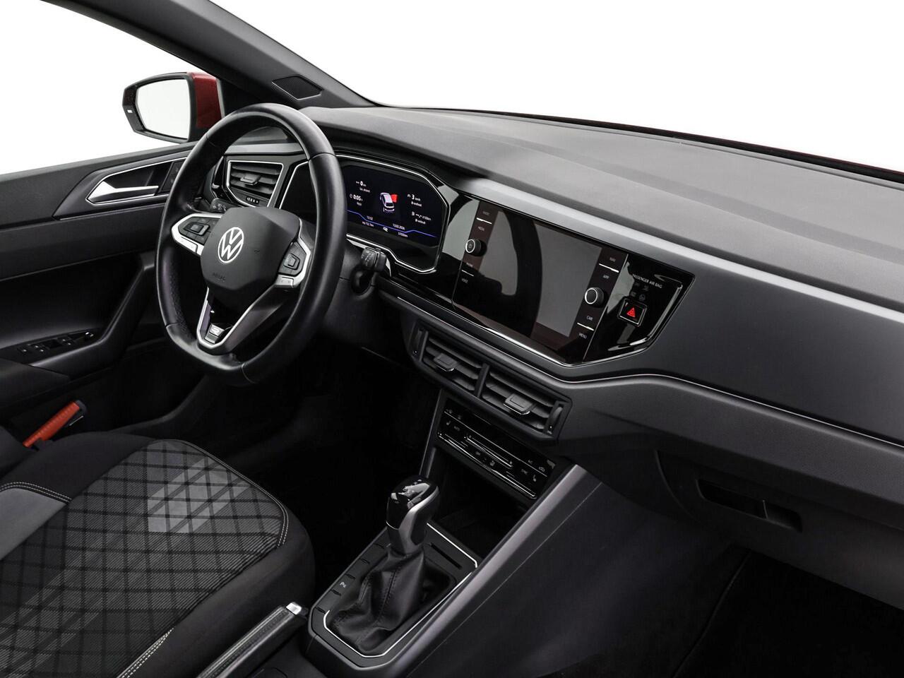 Volkswagen POLO 1.0 TSI 95pk DSG R-Line · Camera · Stoelverwarming · Keyless · Apple/Android Car Play · Trekhaak · Navigatie · 16'' Inch · Garantie t/m 09-03-2027 of 100.000km