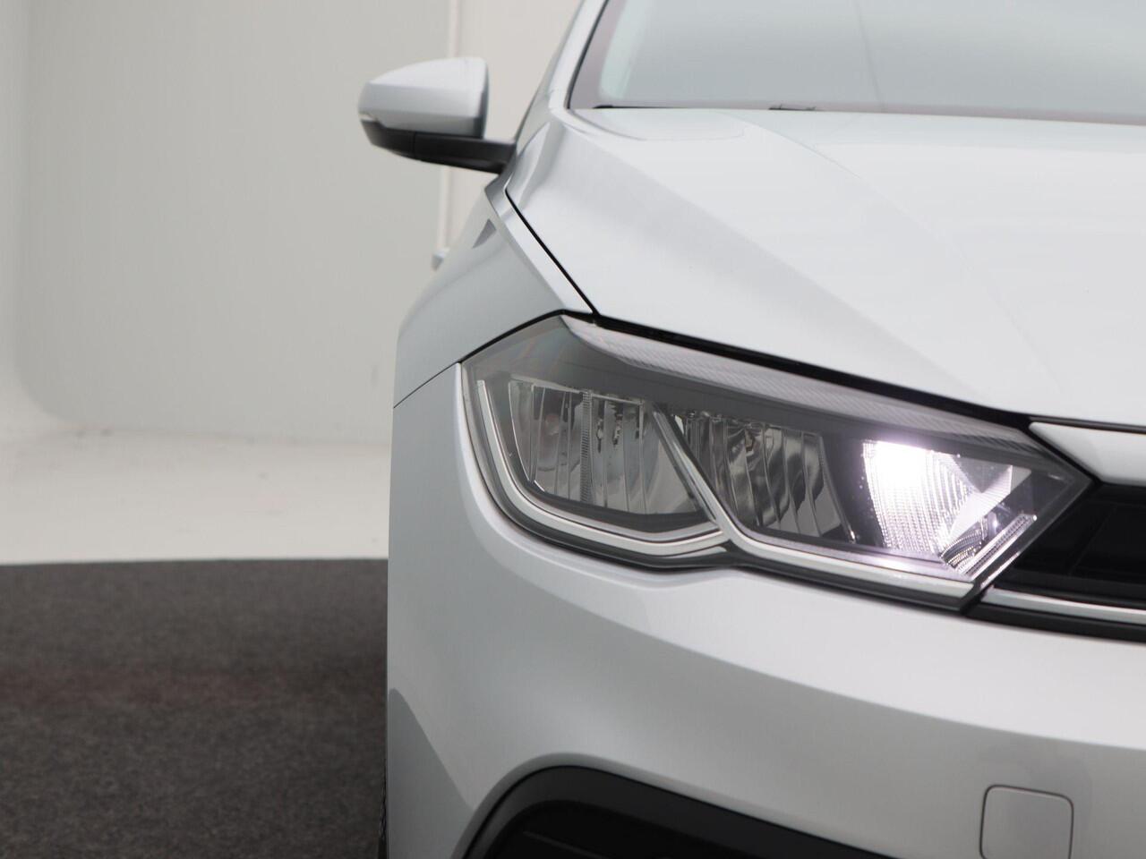 Volkswagen POLO 1.0 TSi Life Automaat | Adaptive Cruise | Virtual Cockpit | Stoelverwarming | 15 Inch | 76.278 Km