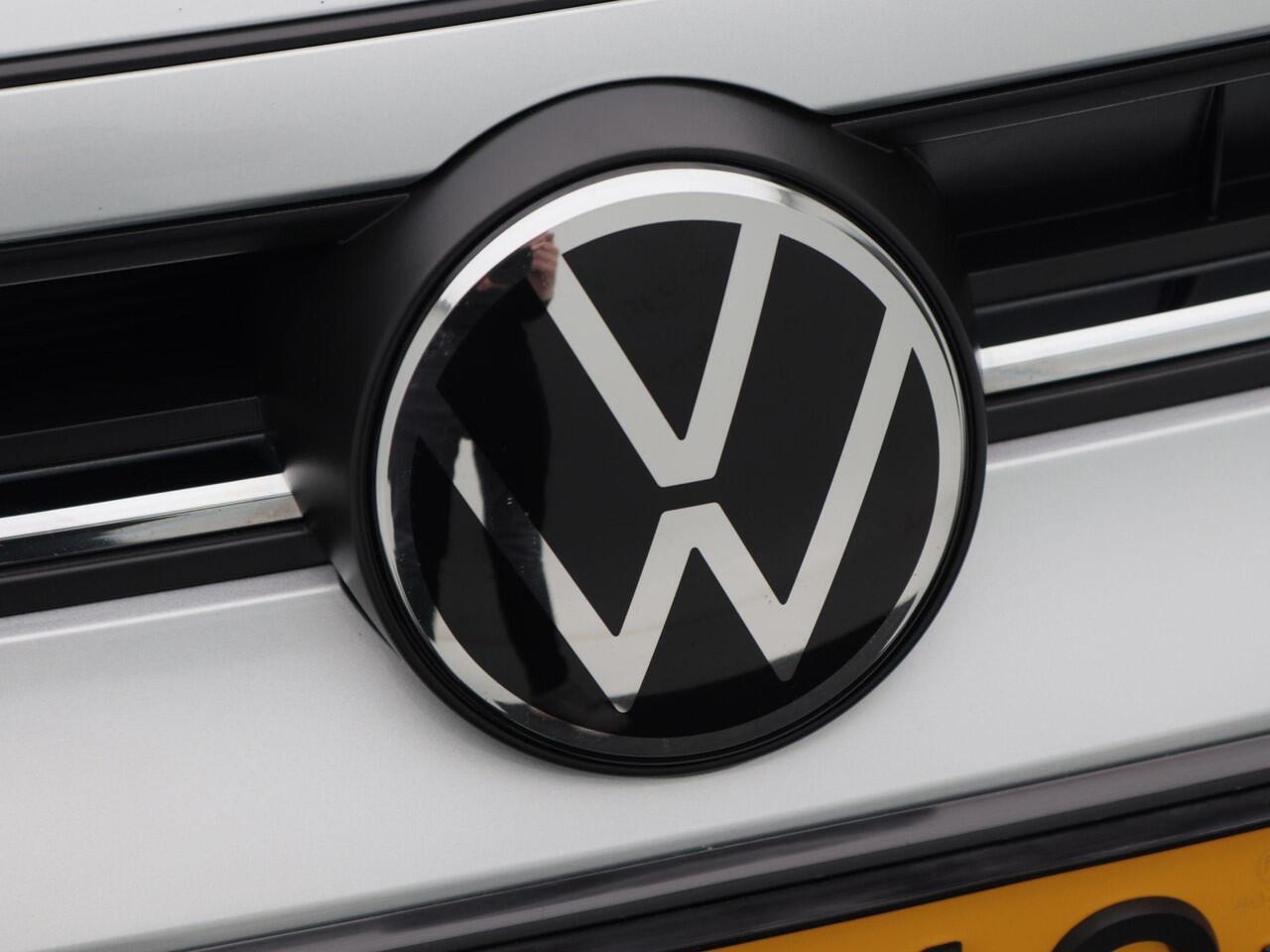 Volkswagen POLO 1.0 TSi Life Automaat | Adaptive Cruise | Virtual Cockpit | Stoelverwarming | 15 Inch | 76.278 Km