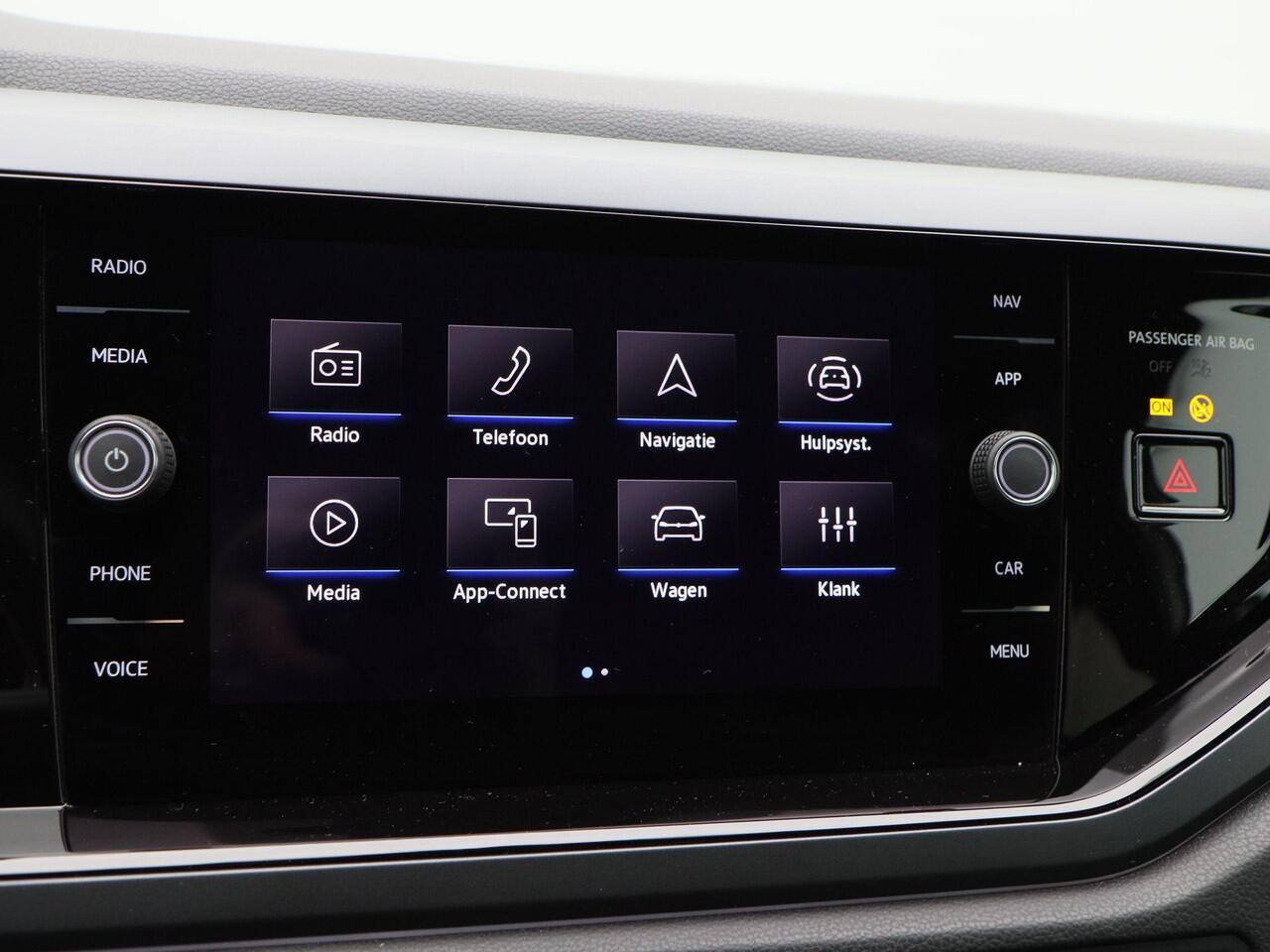 Volkswagen POLO 1.0 TSi 110 Pk Automaat R-Line Business | LED | 16 Inch | Privacy Glass | Parkeersensoren V+A | Camera | CarPlay | 13.716 Km!!