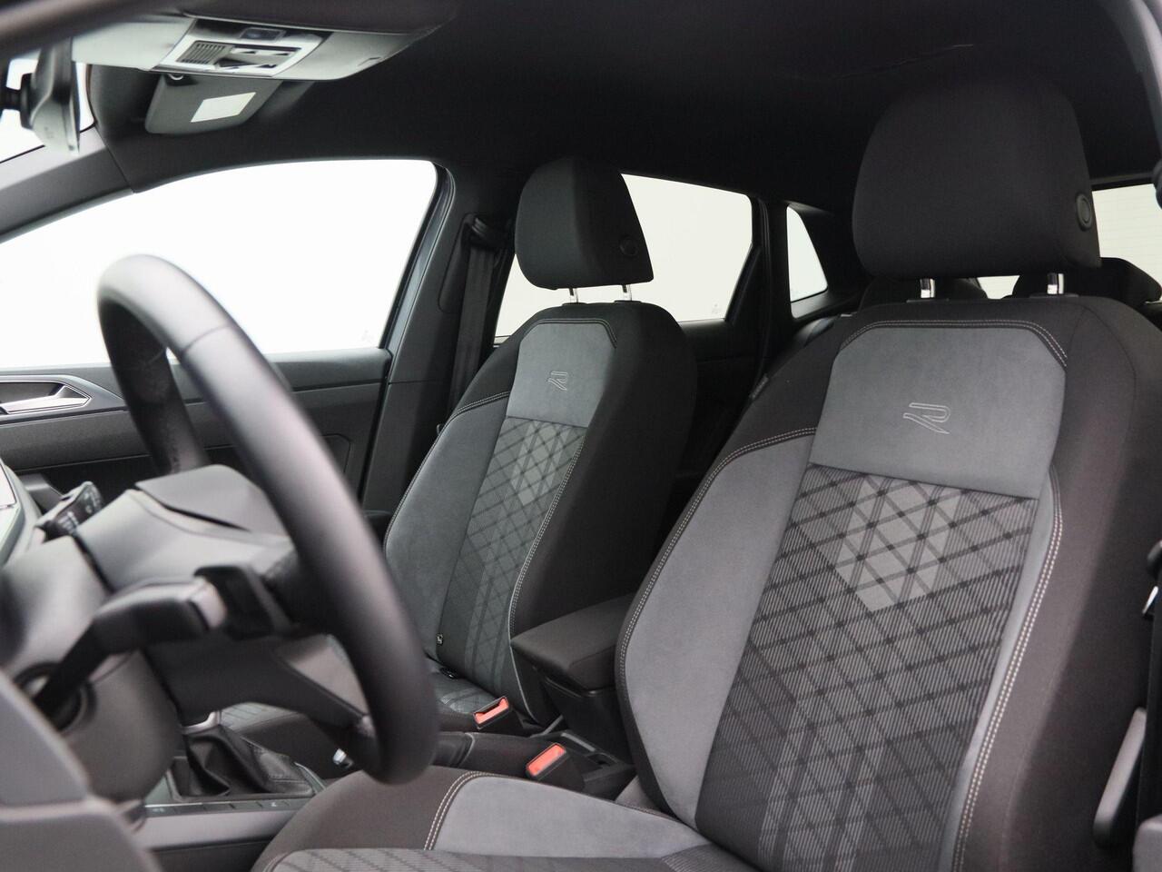 Volkswagen POLO 1.0 TSi 110 Pk Automaat R-Line Business | Adaptive Cruise | CarPlay | Parkeersensoren | Bluetooth | Camera | 16 Inch | 16.130 Km!!