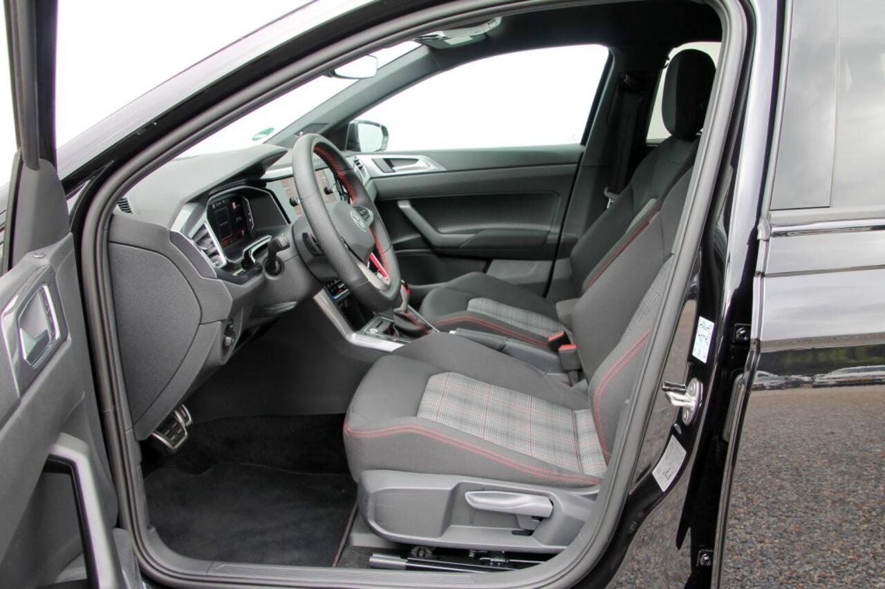 Volkswagen POLO 2.0 TSI GTI - 207 pk **Beats / IQ Light / Carplay