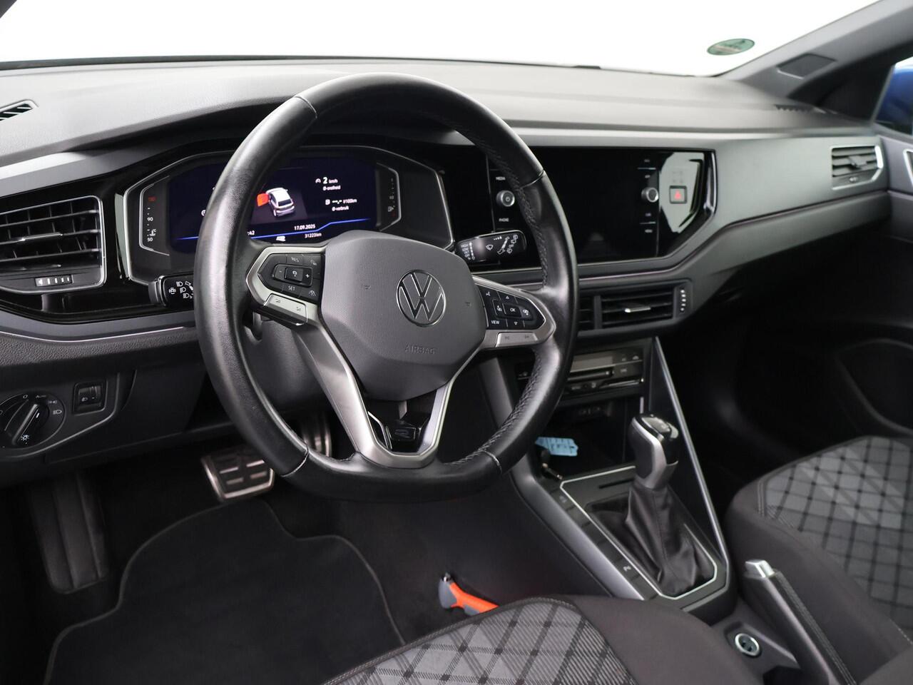 Volkswagen POLO 1.0 TSI R-Line | 95 PK | Multifunctioneel stuurwiel | Cruisecontrol | Achteruitrij camera |