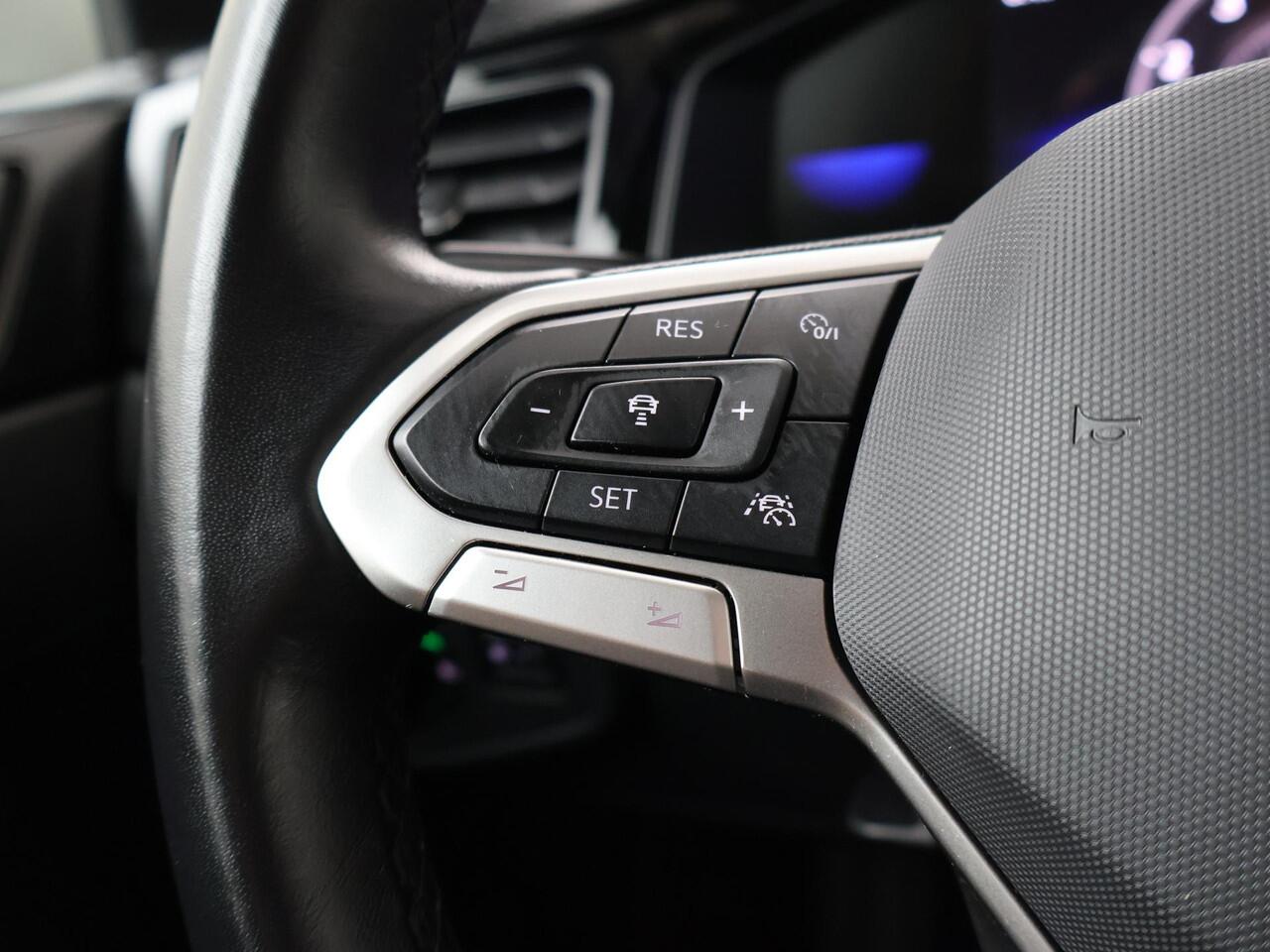 Volkswagen POLO 1.0 TSI Life | 95 PK | Trekhaak afneembaar | Navigatiesysteem | Parkeersensoren |