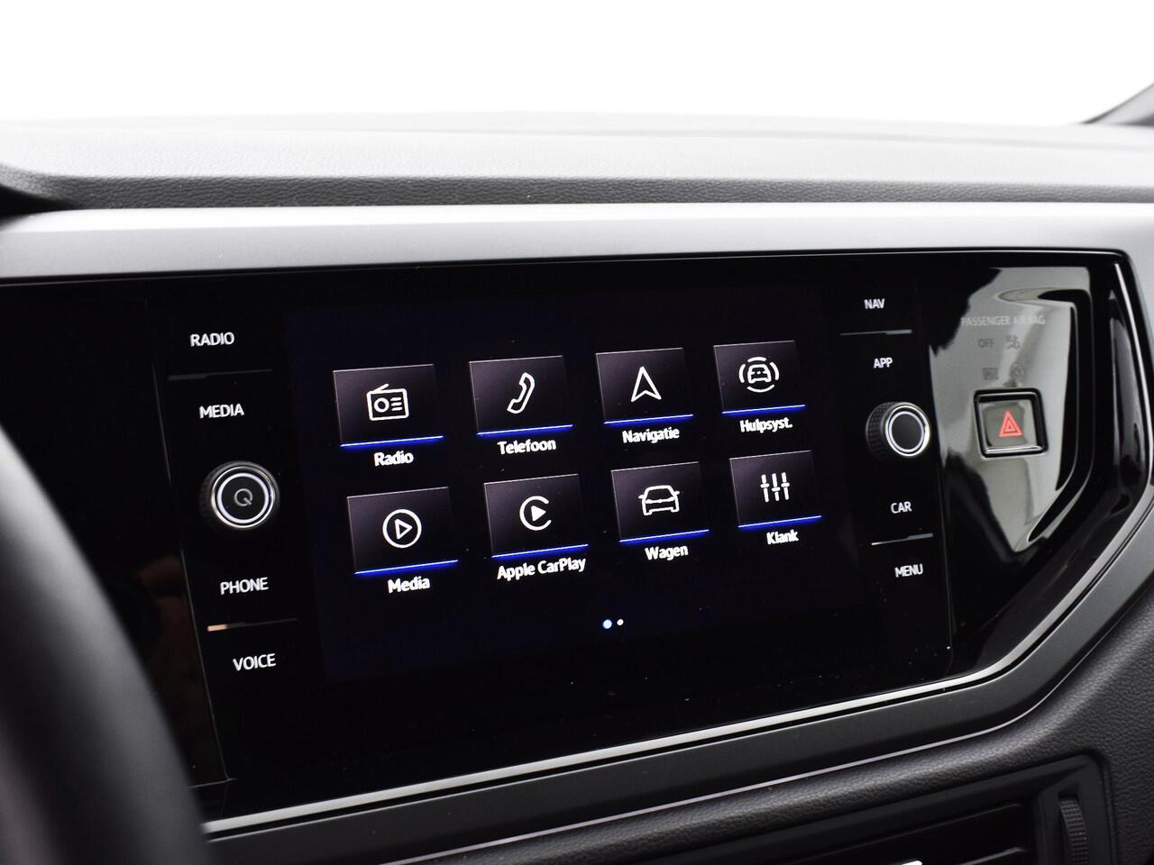 Volkswagen POLO 1.0 TSI 95pk DSG R-Line · Camera · Apple/Android Car Play · P-Sensoren· Getint Glas · Verkeersbord Herkenning · 16'' Inch · Garantie t/m 24-11-2028 of 100.000km