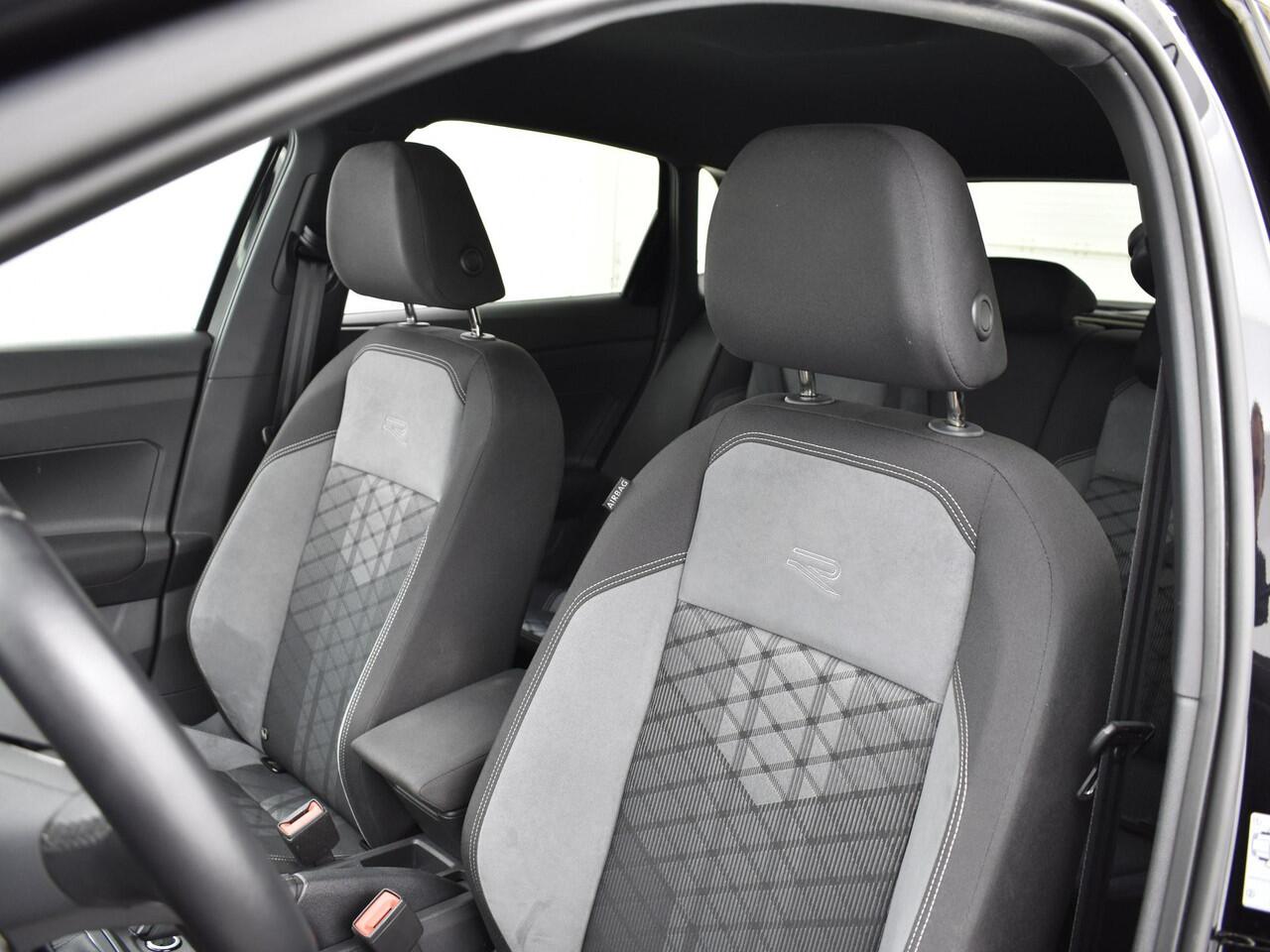 Volkswagen POLO 1.0 TSI 95pk R-Line · Apple/Android Car Play · P-Sensoren · Navi · IQ.light · Stoelverwarming · 16'' Inch ·