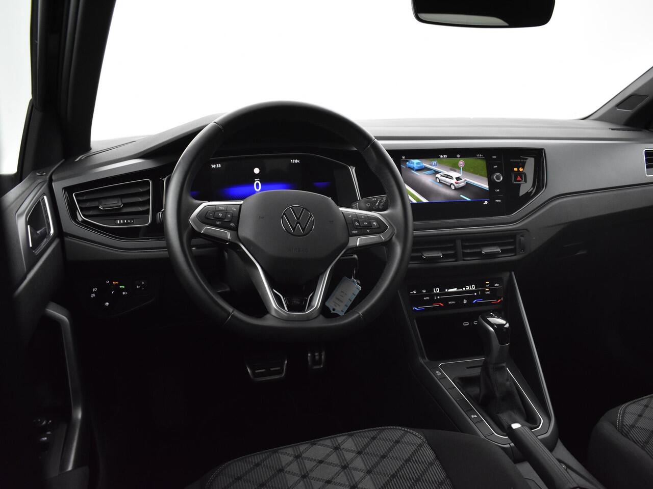 Volkswagen POLO 1.0 TSI 95pk DSG R-Line automaat. · Camera · Apple/Android Car Play · P-Sensoren · Getint Glas · 16'' Inch · Garantie t/m 17-11-2028 of 100.000km