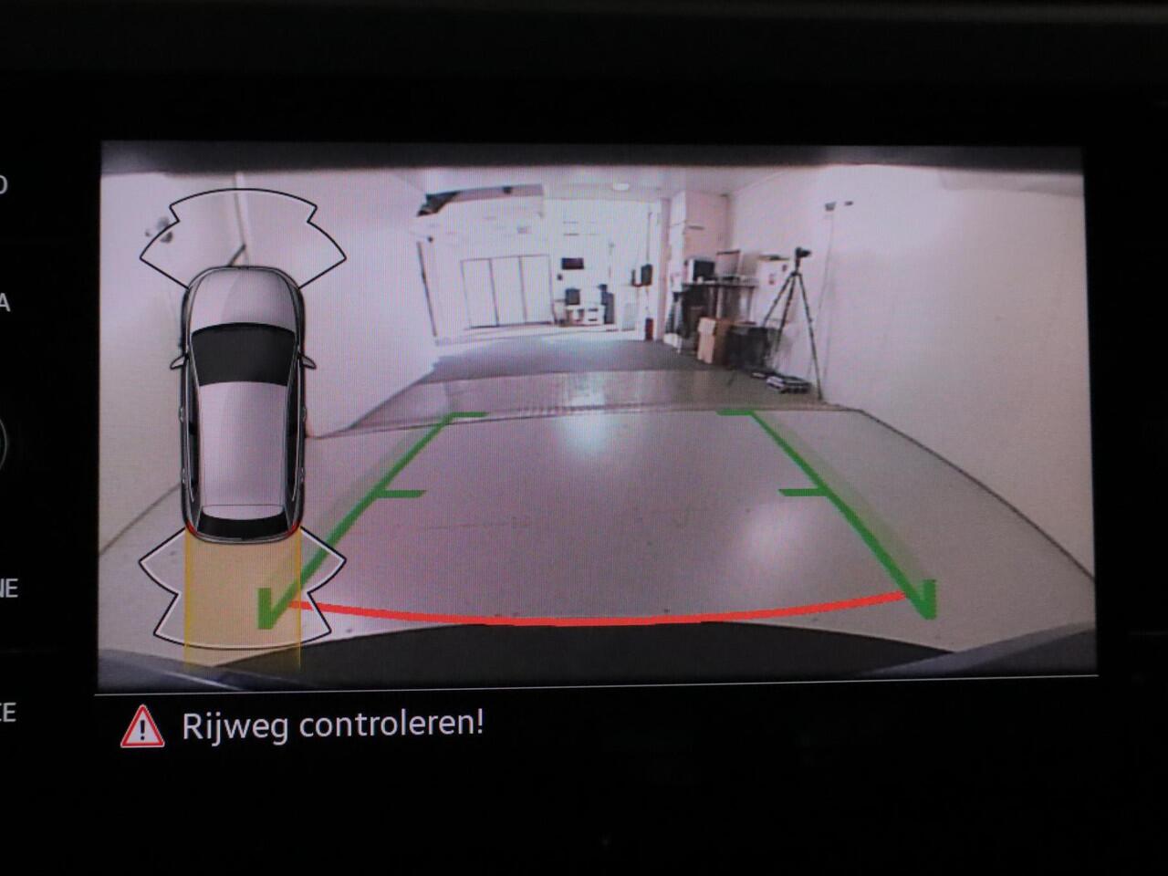 Volkswagen POLO 1.0 TSI R-Line 95 pk Automaat (DSG) | Verlengde garantie | Navigatie | Parkeersensoren | Achteruitrijcamera | Stoelverwarming | R-Line |