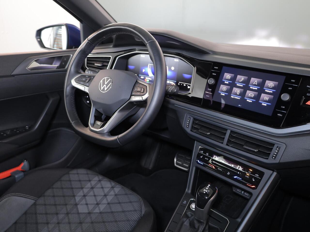 Volkswagen POLO 1.0 TSI R-Line 95 pk Automaat (DSG) | Verlengde garantie | Navigatie | Parkeersensoren | Achteruitrijcamera | Stoelverwarming | R-Line |