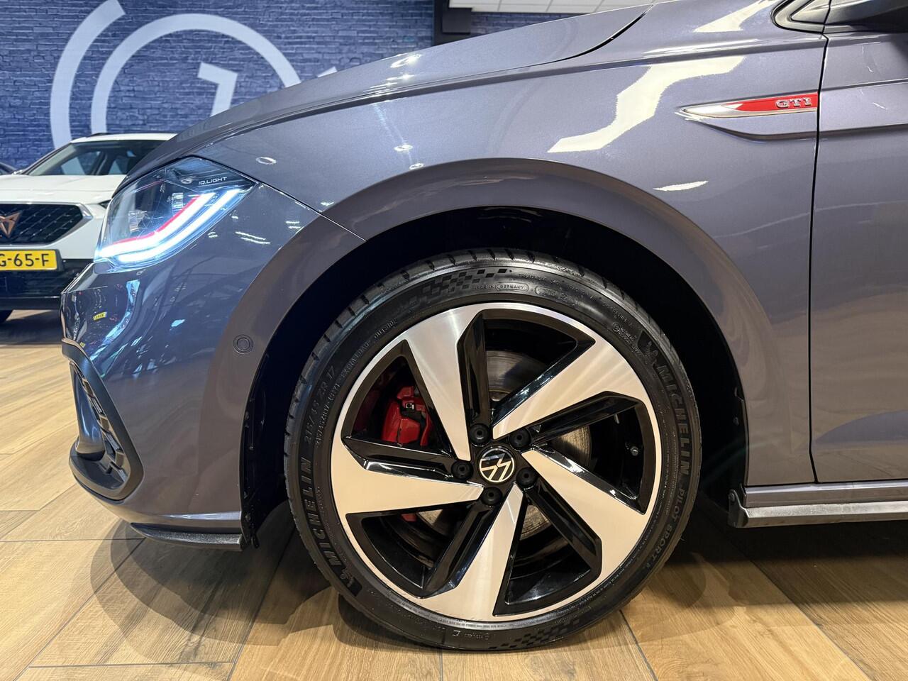 Volkswagen POLO 2.0 TSI GTI |CarPlay|Stoelverwarming|17" Inch lichmetaal|Sperdifferentieel (XDS)