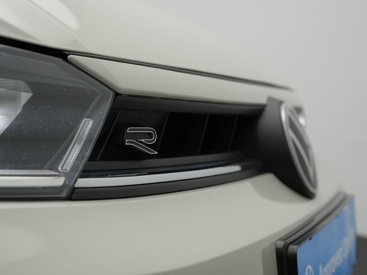 Volkswagen POLO 1.0 TSI 95 pk R-Line | Adaptive Cruise | Parkeersensoren voor/achter | Carplay