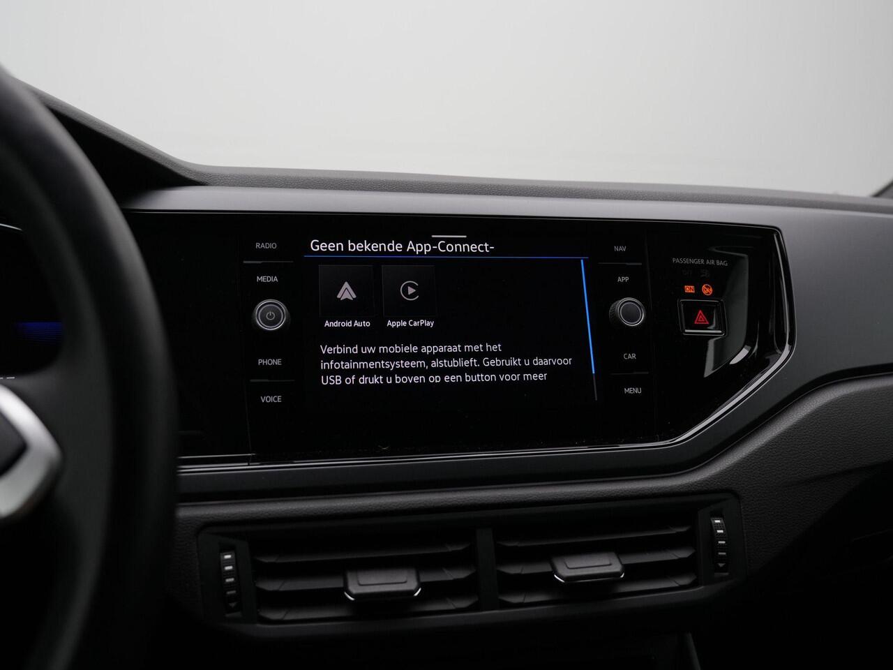 Volkswagen POLO 1.0 TSI 95 pk DSG R-Line | Panoramadak | IQ Light | Stoelverwarming | Achteruitrijcamera | Navigatie | Adaptive Cruise