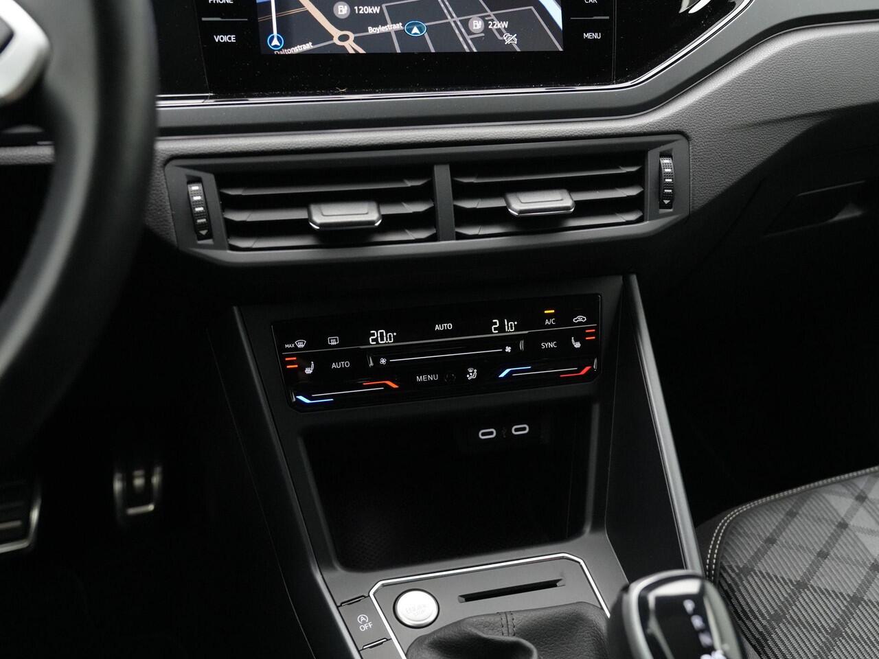 Volkswagen POLO 1.0 TSI 95 pk DSG R-Line | Panoramadak | IQ Light | Stoelverwarming | Achteruitrijcamera | Navigatie | Adaptive Cruise