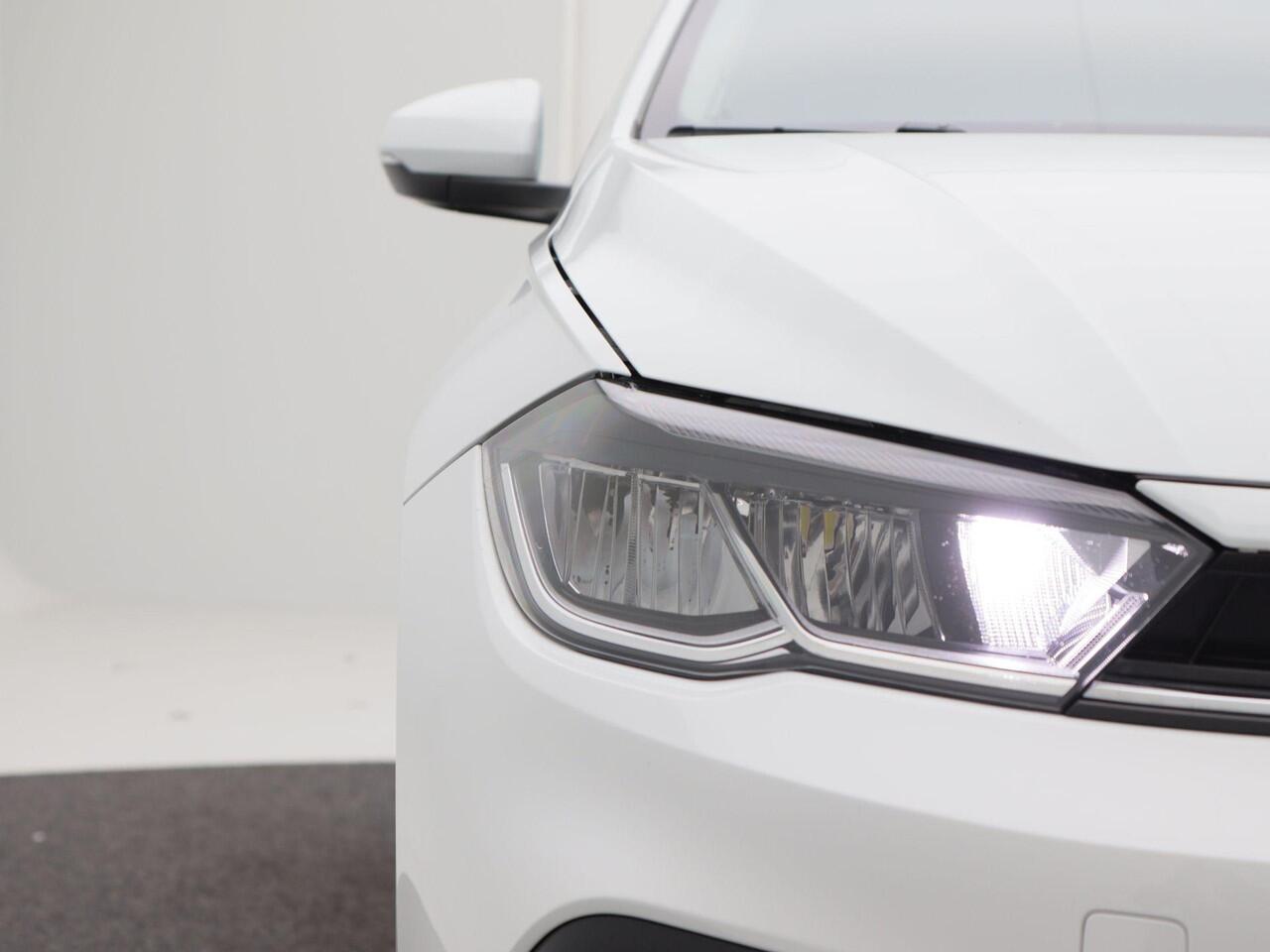 Volkswagen POLO 1.0 TSi Life Business | Adaptive Cruise | Climate Control | Stoelverwarming | Parkeersensoren | Navigatie | Carplay | 15 Inch | 40.672 Km!!