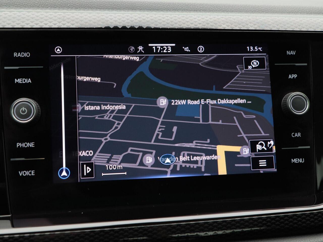 Volkswagen POLO 1.0 TSi Life Business | Adaptive Cruise | Climate Control | Stoelverwarming | Parkeersensoren | Navigatie | Carplay | 15 Inch | 40.672 Km!!