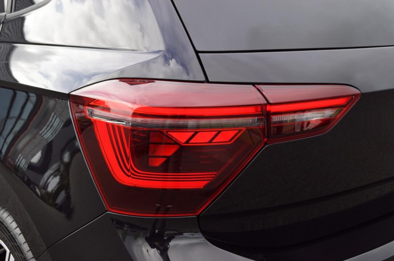 Volkswagen POLO 1.0 TSI DSG R-Line Panodak/ Camera /Virt. cockpit /IQ LED/Navi /17LM