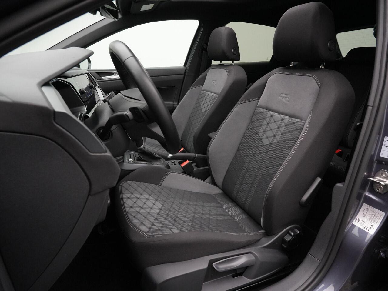 Volkswagen POLO 1.0 TSI 95 pk DSG R-Line | Panoramadak | IQ Light | Stoelverwarming | Achteruitrijcamera | Navigatie | Adaptive Cruise