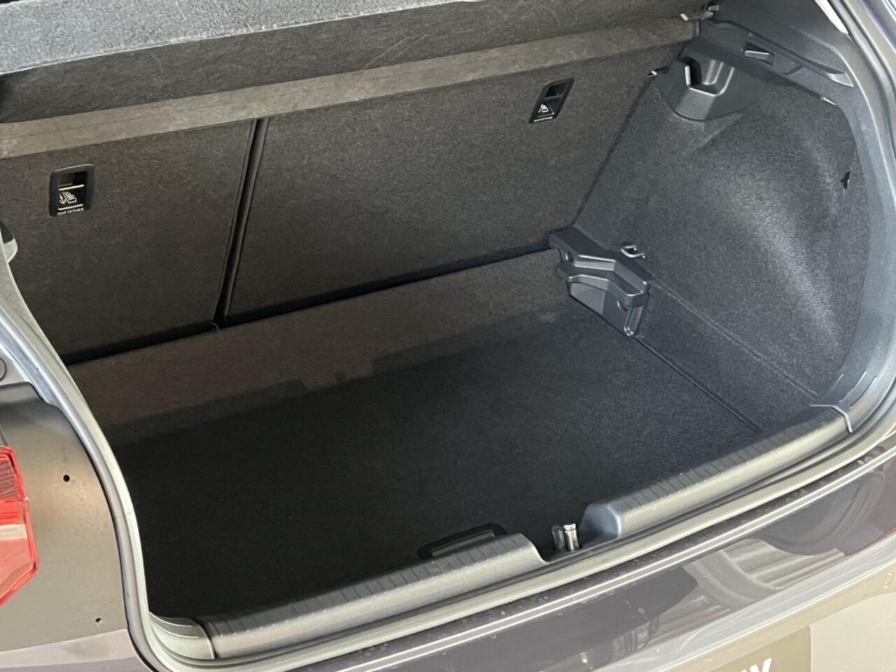 Volkswagen POLO 1.0 TSI Style * 12 mnd BOVAG garantie * RIJKLAARPRIJS !