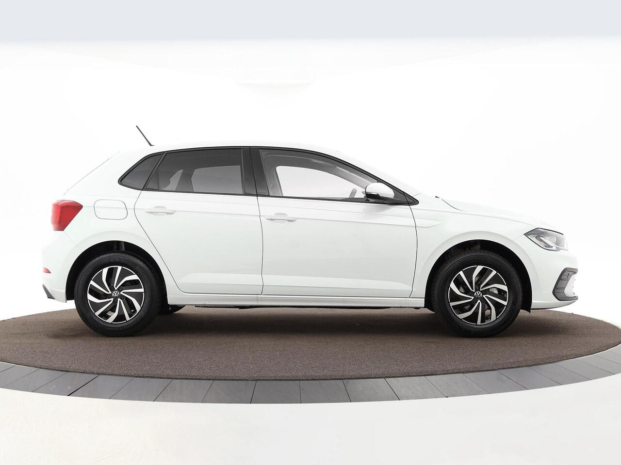 Volkswagen POLO Life Edition 1.0 TSI 95 pk 5 versn. Handgeschakeld · Airconditioning automatisch, 2-zone (climatronic) · Velgen 'essex', 15 inch lichtmetaal · Private lease ,- ¤ 434 per maand · MEGA Sale