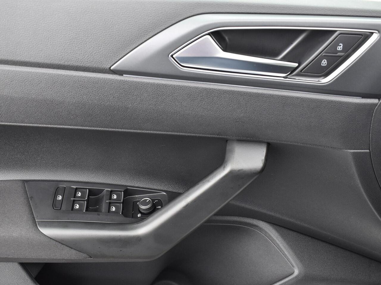 Volkswagen POLO R-Line Edition 1.0 TSI 70 kW / 95 PK Hatchback 7 Versn. DSG | Voorraad Actie | Prijs is inclusief EU 2000,- inruilpremie | Speciaal ingekocht