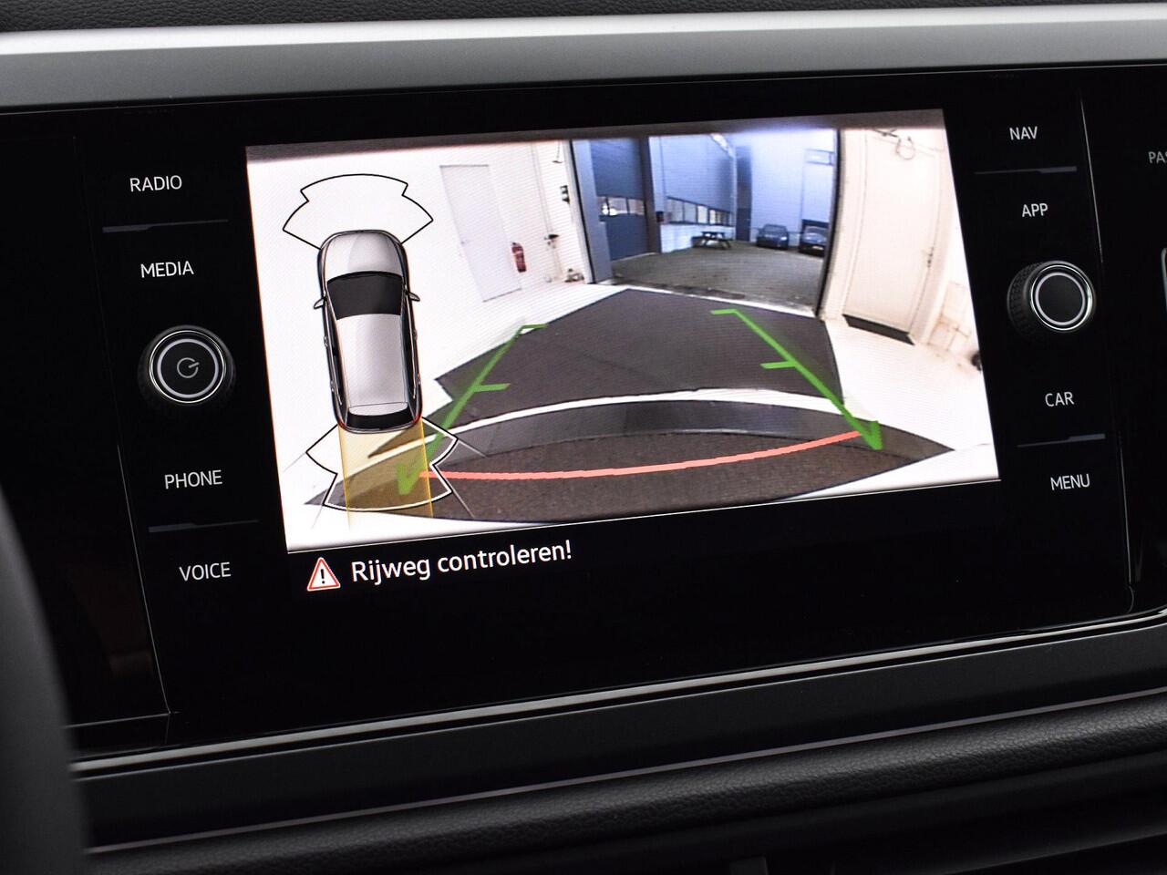 Volkswagen POLO R-Line Edition 1.0 TSI 70 kW / 95 PK Hatchback 7 Versn. DSG | Voorraad Actie | Prijs is inclusief EU 2000,- inruilpremie | Speciaal ingekocht