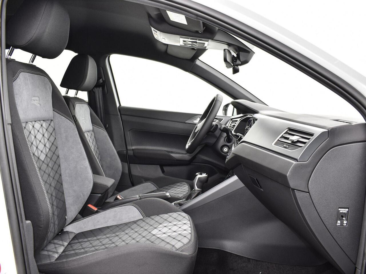 Volkswagen POLO R-Line Edition 1.0 TSI 70 kW / 95 PK Hatchback 7 Versn. DSG | Voorraad Actie | Prijs is inclusief EU 2000,- inruilpremie | Speciaal ingekocht