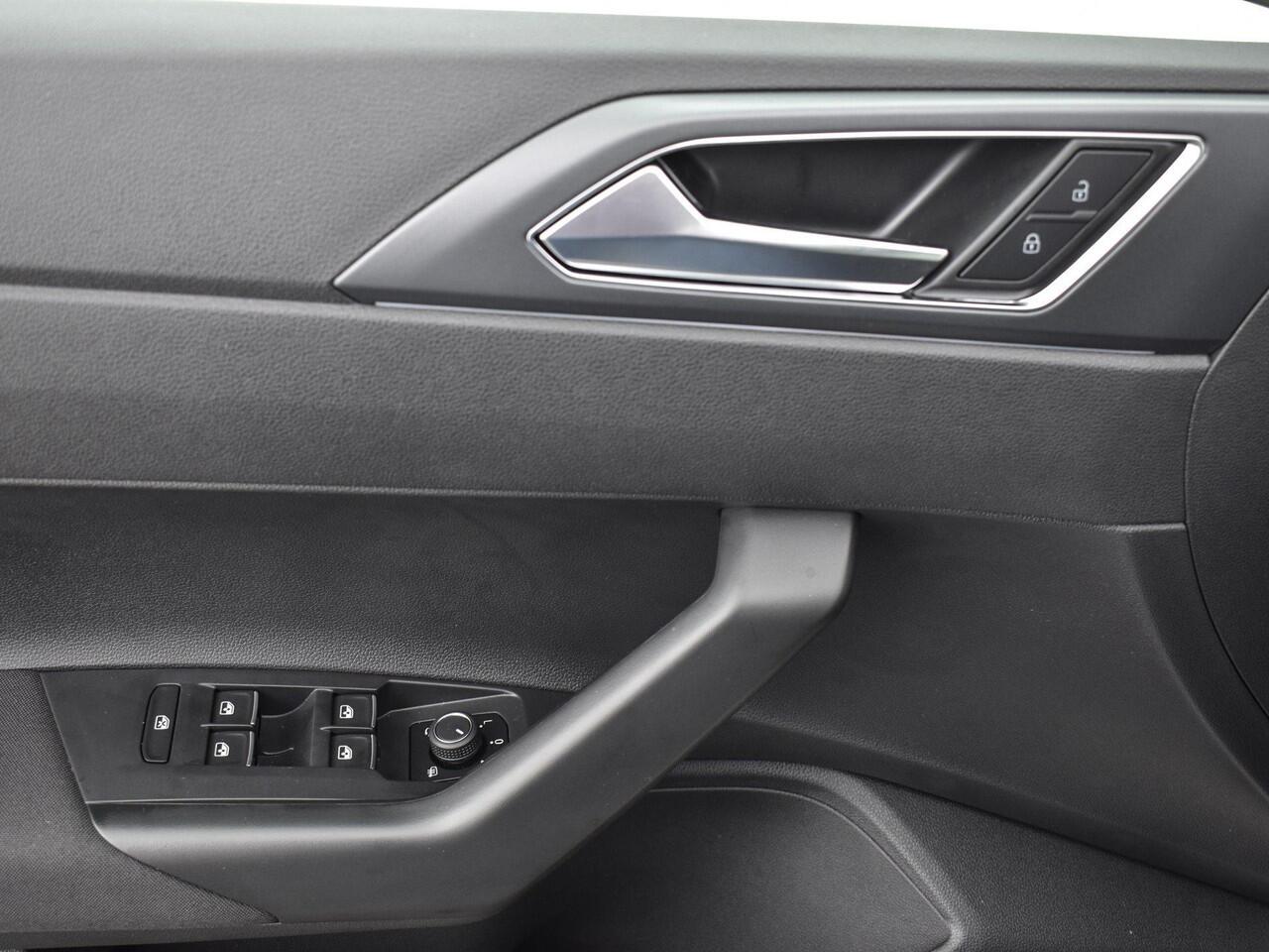 Volkswagen POLO R-Line Edition 1.0 TSI 70 kW / 95 PK Hatchback 7 Versn. DSG | Voorraad actie | EU 2000,- inruilpremie | Speciaal ingekocht