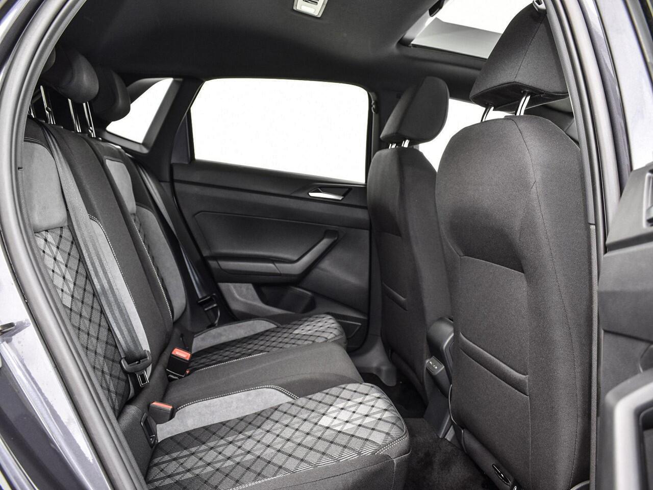 Volkswagen POLO R-Line Edition 1.0 TSI 70 kW / 95 PK Hatchback 7 Versn. DSG | Panoramaschuif-kanteldak | Voorraad Actie | EU 2000,- Inruilpremie | Speciaal ingekocht