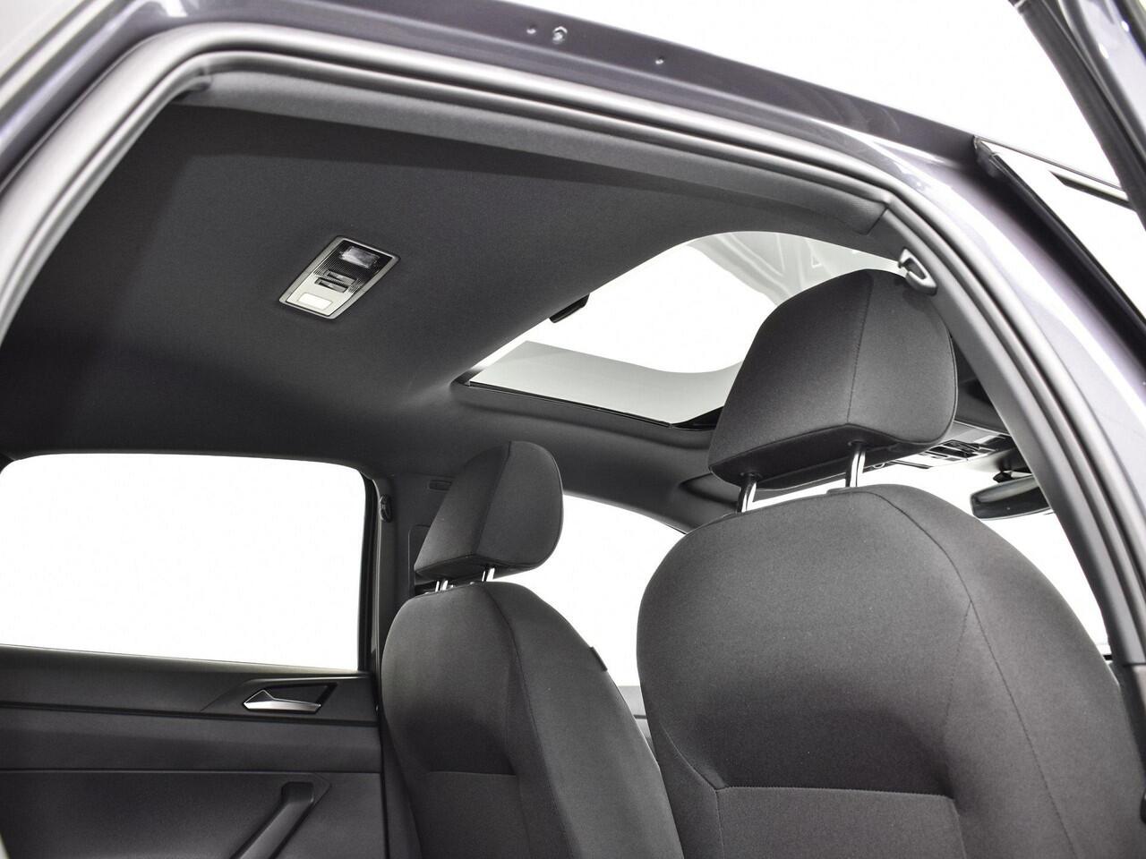 Volkswagen POLO R-Line Edition 1.0 TSI 70 kW / 95 PK Hatchback 7 Versn. DSG | Panoramaschuif-kanteldak | Voorraad Actie | EU 2000,- Inruilpremie | Speciaal ingekocht