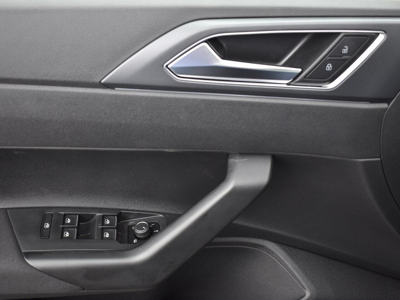 Volkswagen POLO R-Line Edition 1.0 TSI 70 kW / 95 PK Hatchback 7 Versn. DSG | Panoramaschuif-kanteldak | Voorraad Actie | EU 2000,- Inruilpremie | Speciaal ingekocht