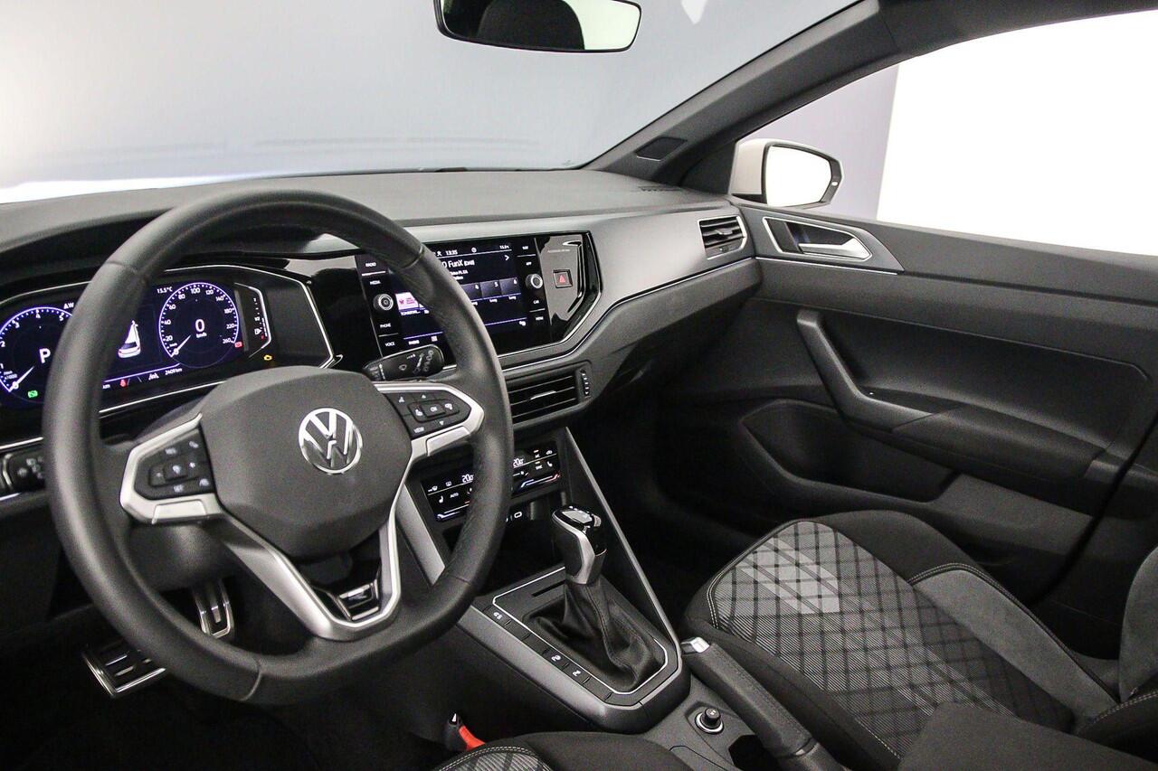 Volkswagen POLO R-Line Edition 1.0 TSI 95pk DSG Automaat Panoramadak, Adaptive cruise control, Achteruitrijcamera, LED matrix koplampen, Navigatie, App connect, Parkeersensoren