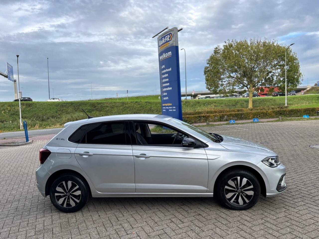 Volkswagen POLO 1.0 TSI AUTOMAAT 115PK GOAL EDITION NAVI PDC LMV ADAPCRUISE