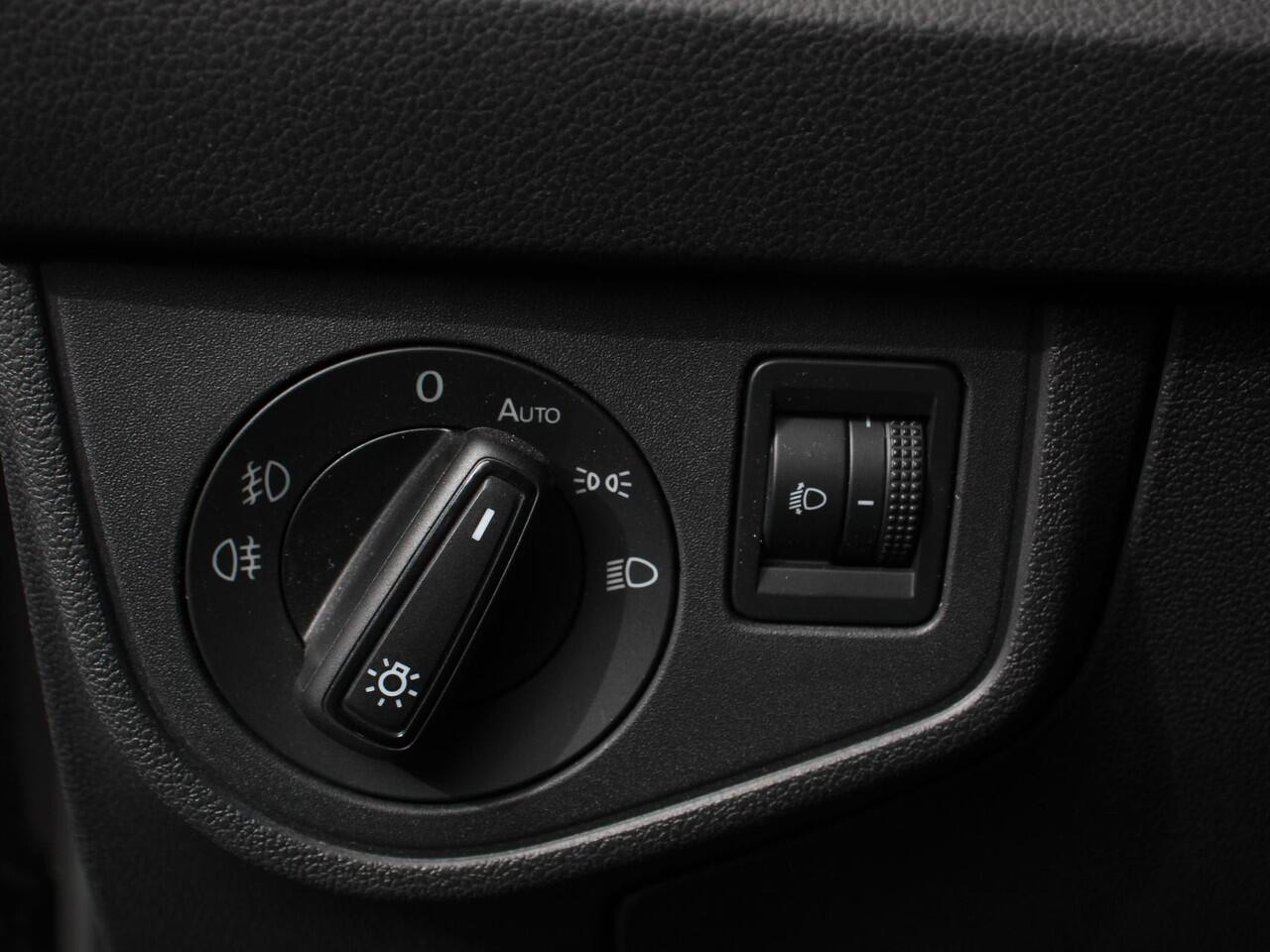 Volkswagen POLO 1.0 TSI Move DSG | Navigatie | Apple Carplay/Android Auto | Airco | Digitale Cockpit | Adaptive Cruise Control | Lichtmetalen Velgen | Parkeer sensoren V+A | Stoelverwarming