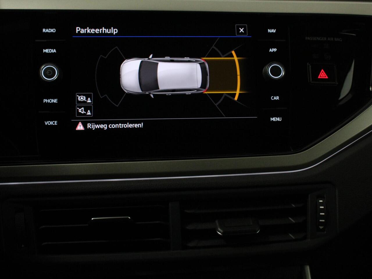 Volkswagen POLO 1.0 TSI Move DSG | Navigatie | Apple Carplay/Android Auto | Airco | Digitale Cockpit | Adaptive Cruise Control | Lichtmetalen Velgen | Parkeer sensoren V+A | Stoelverwarming