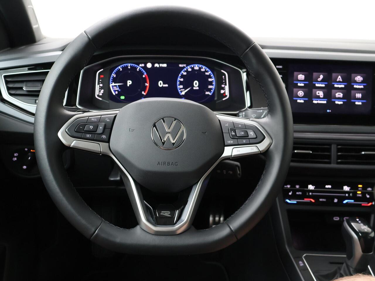 Volkswagen POLO 1.0 TSI 95pk DSG R-Line Edition | Panoramadak | 17 inch Bergamo | Achteruitrijcamera |