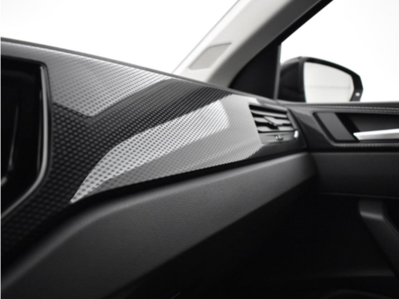 Volkswagen POLO Life Edition 1.0 TSI 95 pk 5 versn. Hand · Achteruitrijcamera · regensensor ·