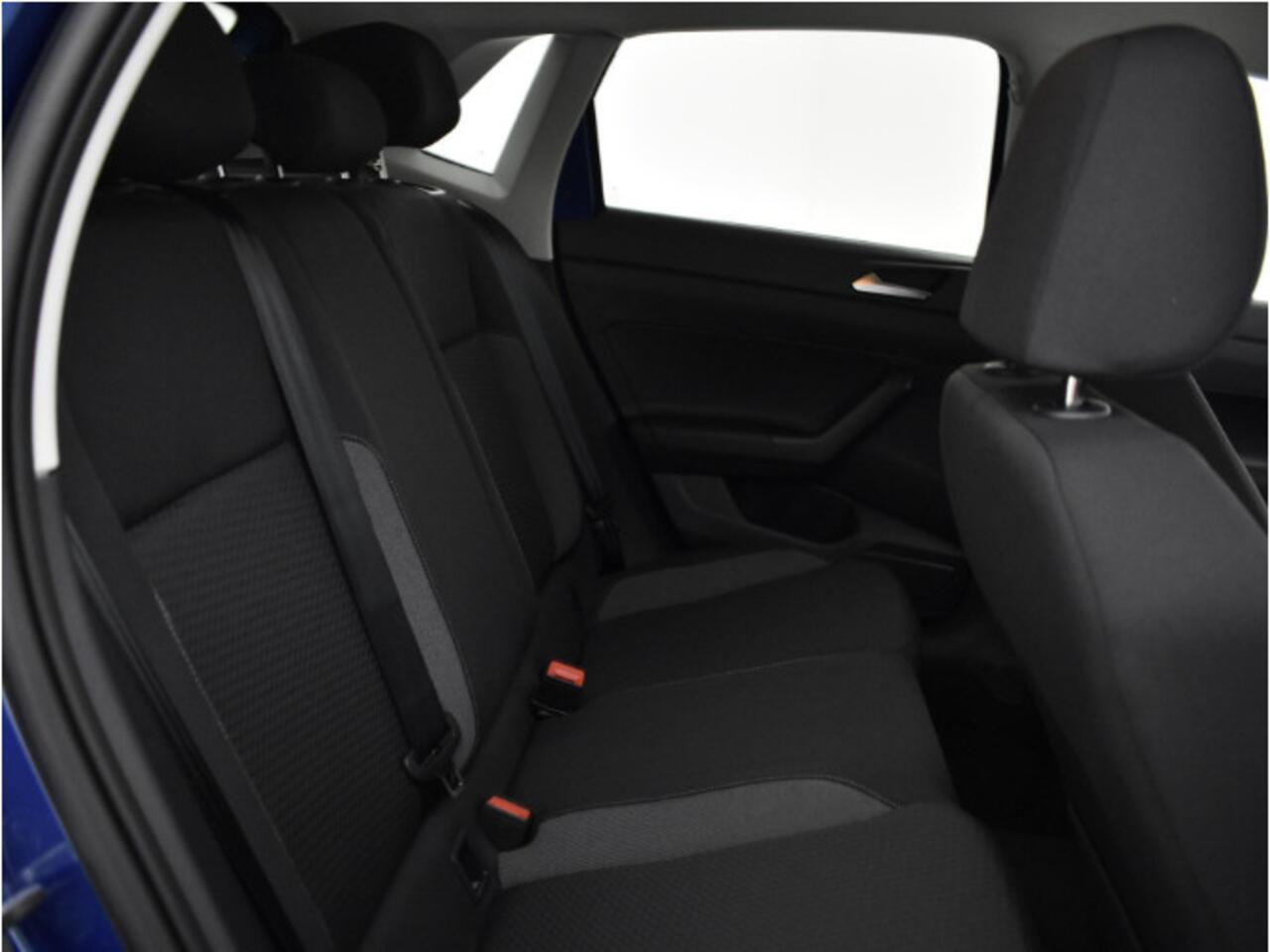 Volkswagen POLO Life Edition 1.0 TSI 95 pk 5 versn. Hand · Achteruitrijcamera · Regensensor ·