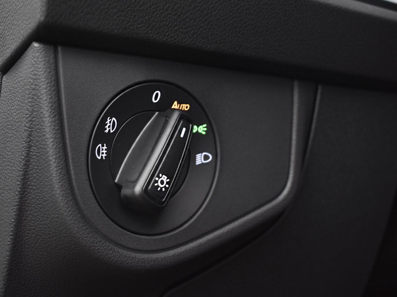 Volkswagen POLO R-Line Edition 1.0 TSI 95 PK 7 versn. DSG 7 Versn. DSG · Voorraad Actie · Prijs is inclusief EU 2000,- inruilpremie · Speciaal ingekocht