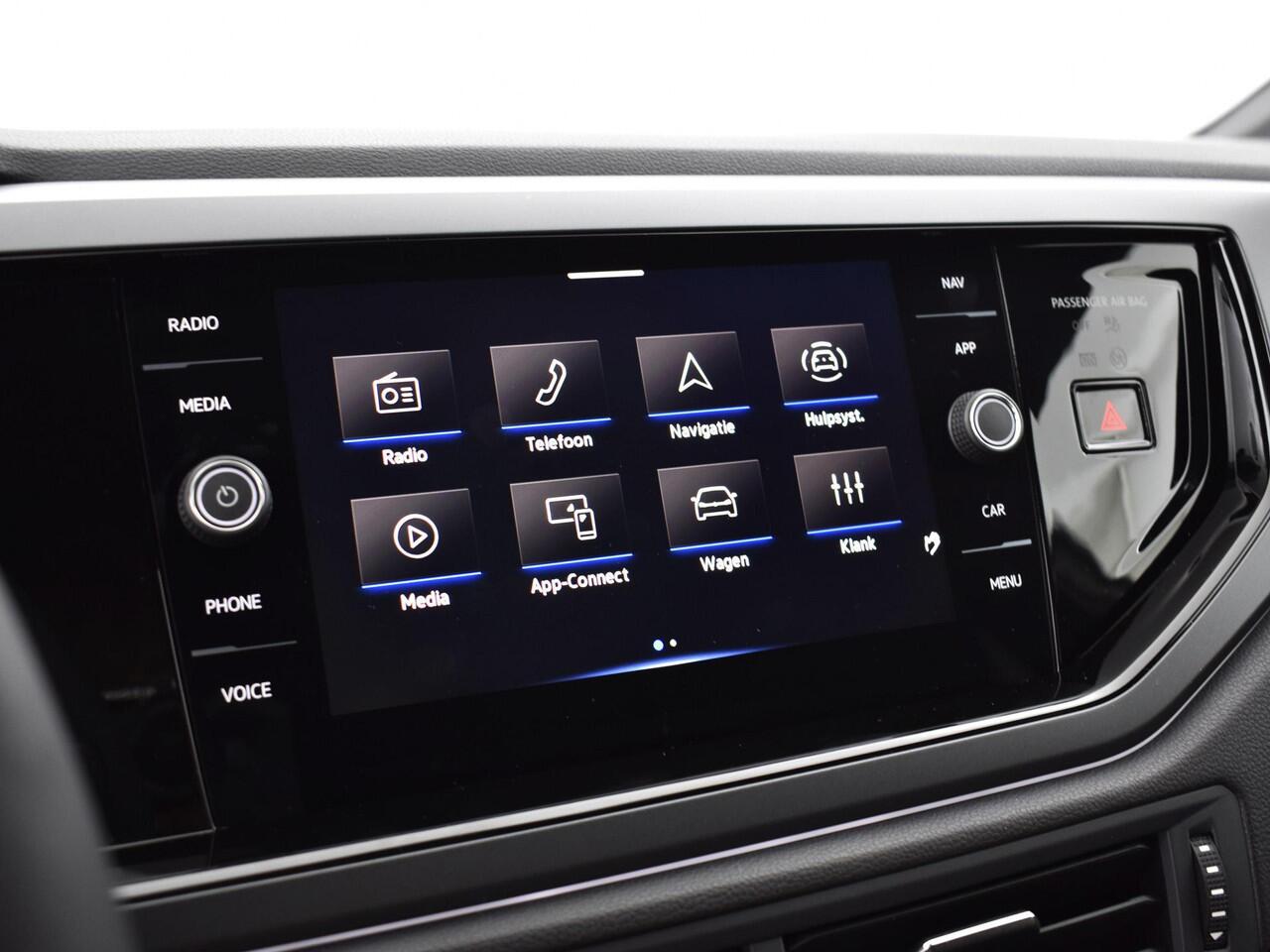 Volkswagen POLO R-Line Edition 1.0 TSI 95 PK 7 versn. DSG 7 Versn. DSG · Voorraad Actie · Prijs is inclusief EU 2000,- inruilpremie · Speciaal ingekocht